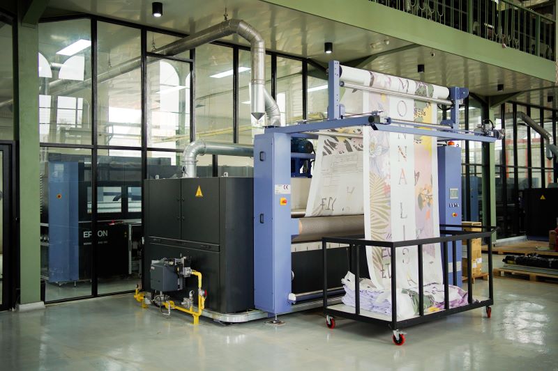 Mengenal Mesin Print Kain Digital: Peluang Bisnis Baru untuk UMKM Fashion di Era Desain Custom