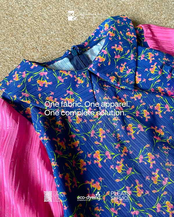 Satu dress melewati 3 service andalan Bajukertas & Co. Kain textured pilihan dengan detail yang